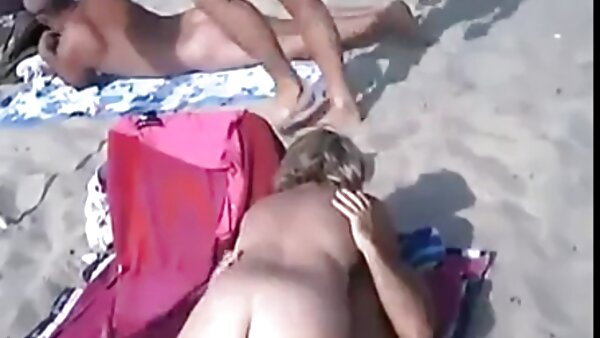 Die charmante Schlampe Sally Squirt porn free deutsch gibt im Pool einen Blowjob und wird vor einer POV-Kamera gefickt