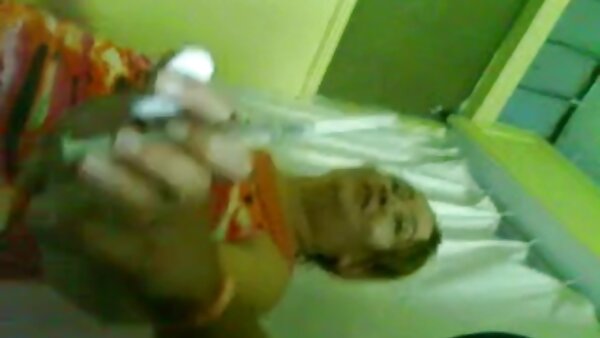 Die blonde JUggy Carol Lilien spielt mit ihrem Lieblingssexspielzeug hd deutsch porn